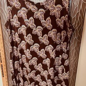 LOGO Leaf Pattern Tank with Lace Trim EUC